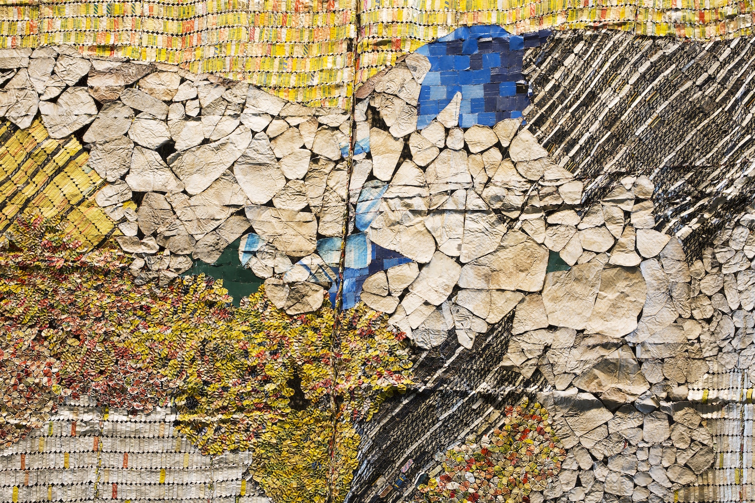 El Anatsui TSIATSIA - searching for connection BMW Atrium Zeitz MOCAA