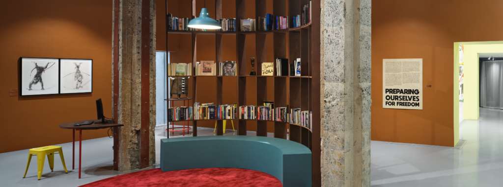 Re-looking: Exhibition Design in Practice