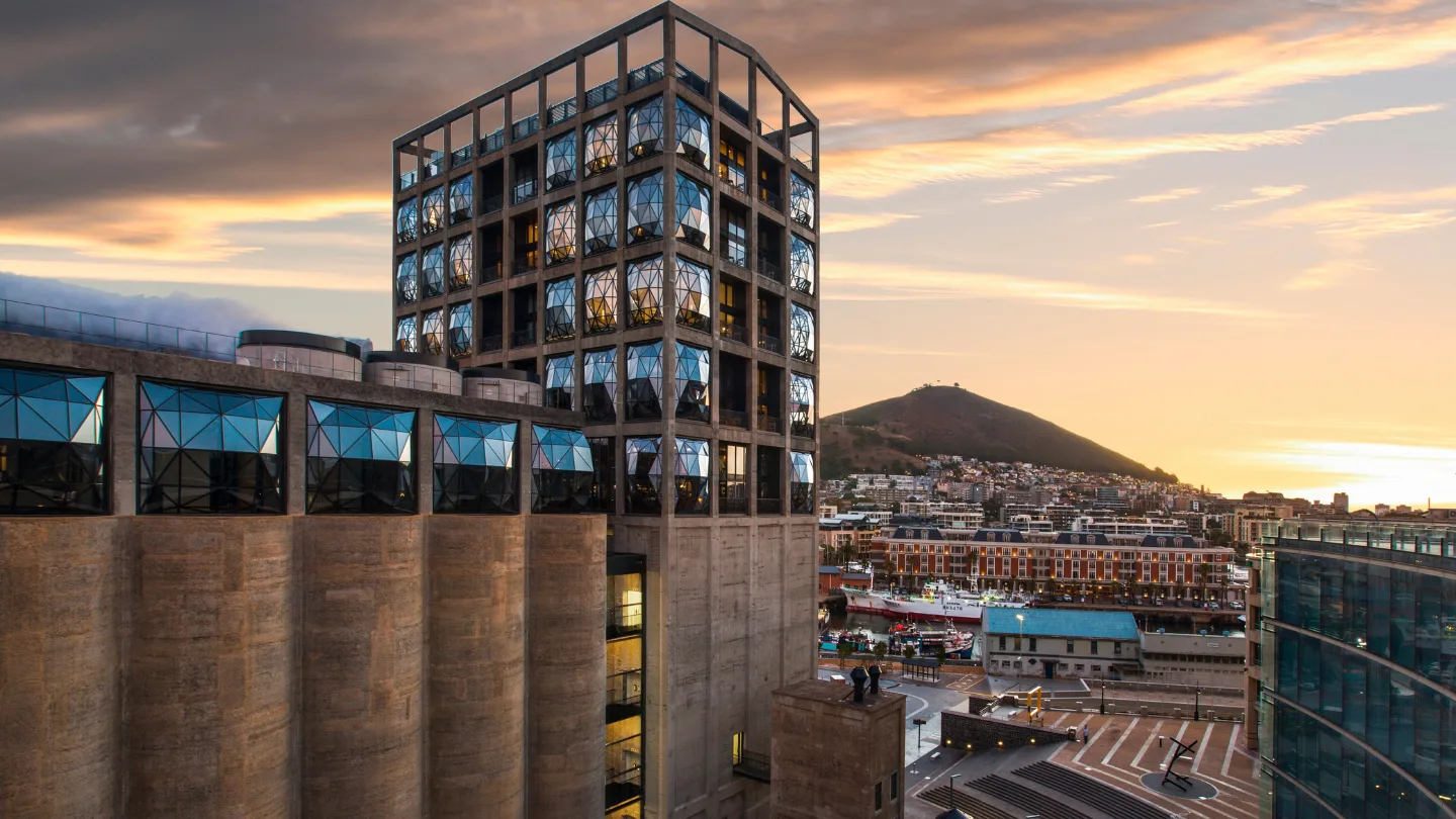 E-flux-Building